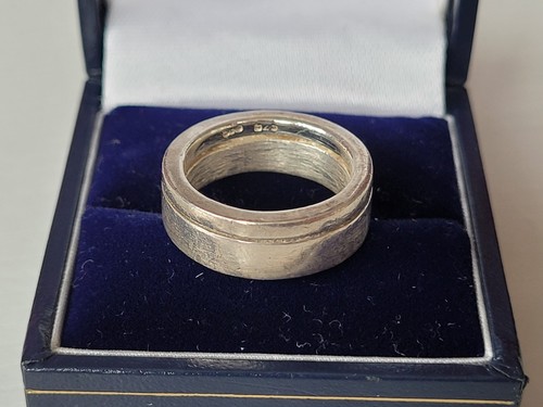 Gorgeous Vintage Wide Band 925 Silver Ring Size M