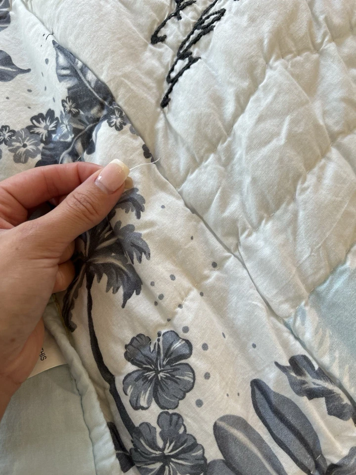 Pottery Barn Kids Snoopy Surf TWIN Quilt NWT OPEN BOX READ - Image 2 of 4