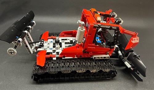 LEGO Technic Snow Groomer / Arctic Tracker 2 in 1 Build with Instruction #8263 - Picture 12 of 17