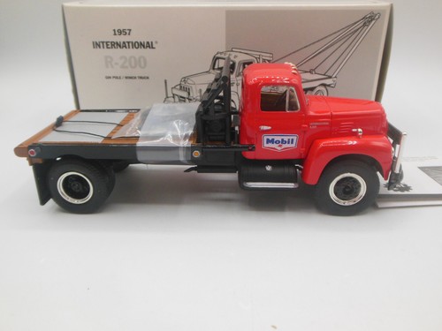 First Gear 19-1968 1957 International R-200 Gin Pole, Winde LKW Mobil Beaumont