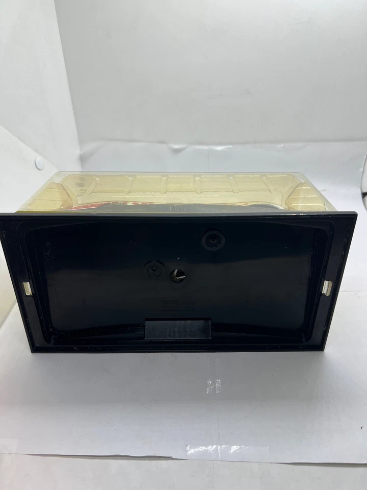 2000 Revell Collection CASEY ATWOOD #27 Castrol GTX 1/24 Nascar Diecast - Imagem 3 de 4