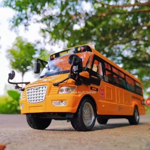 1:32 American Bull Head Schulbus Model Car with Light and Sound Features - Bild 3 von 7