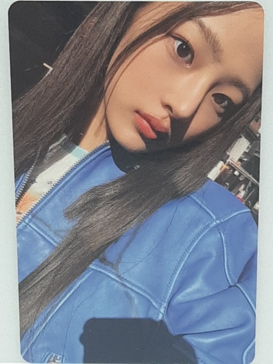 New Jeans MinJi [1st Single 'OMG' Message Card Ver] Official