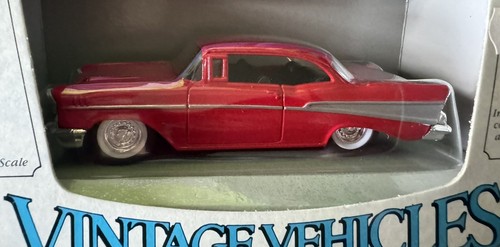 Vintage - ERTL Vintage Vehicles 1:43 Scale - Chevy Bel Air Spt Cpe 1957 - #2540 - Picture 2 of 11