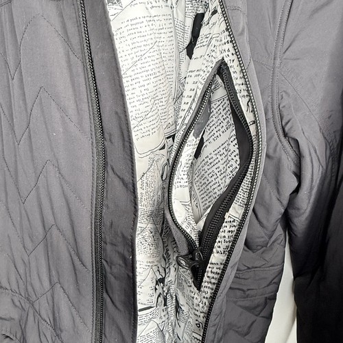 The North Face Novelty Nuptse Cataloque Collage Newspaper Print Jacket XL Mens - Picture 4 of 18