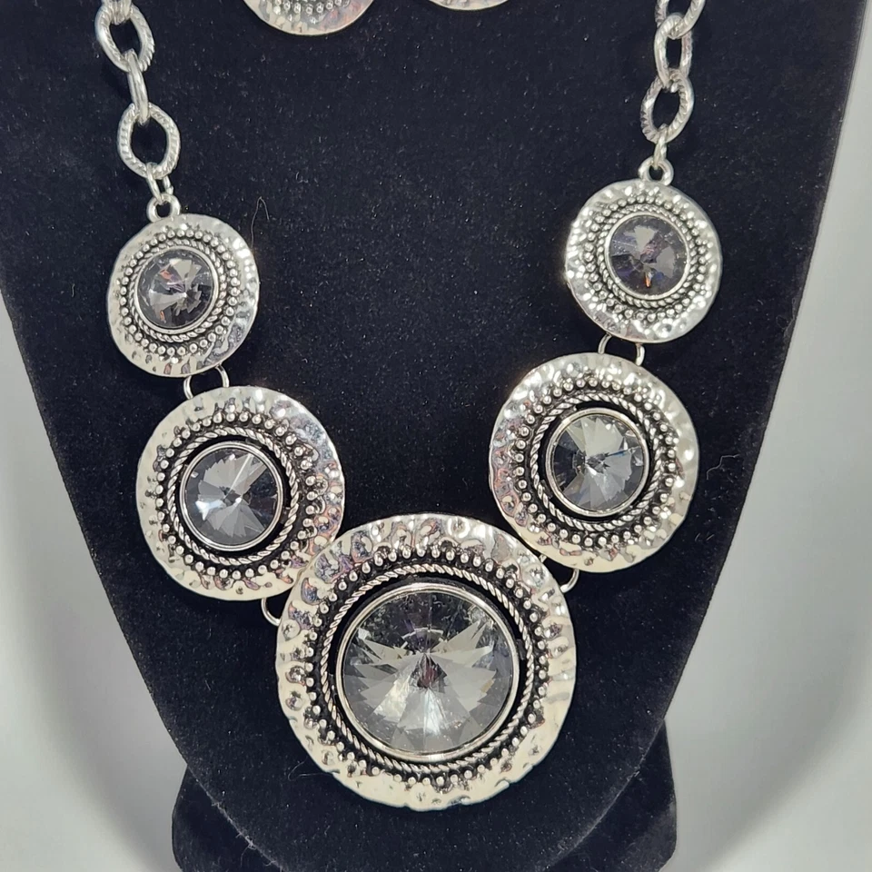 Collar Medallones Gargantilla Tono Plata con Gemas Hematita Pendientes a Juego Foto 3 de 4