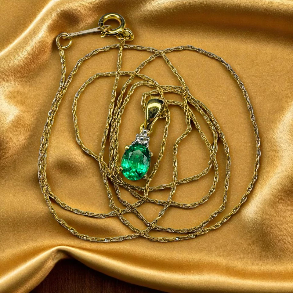 Natural Colombian Emerald & Diamond Necklace in 10K Gold-Vintage -18"- 1/3ct -1g - Image 2 of 4