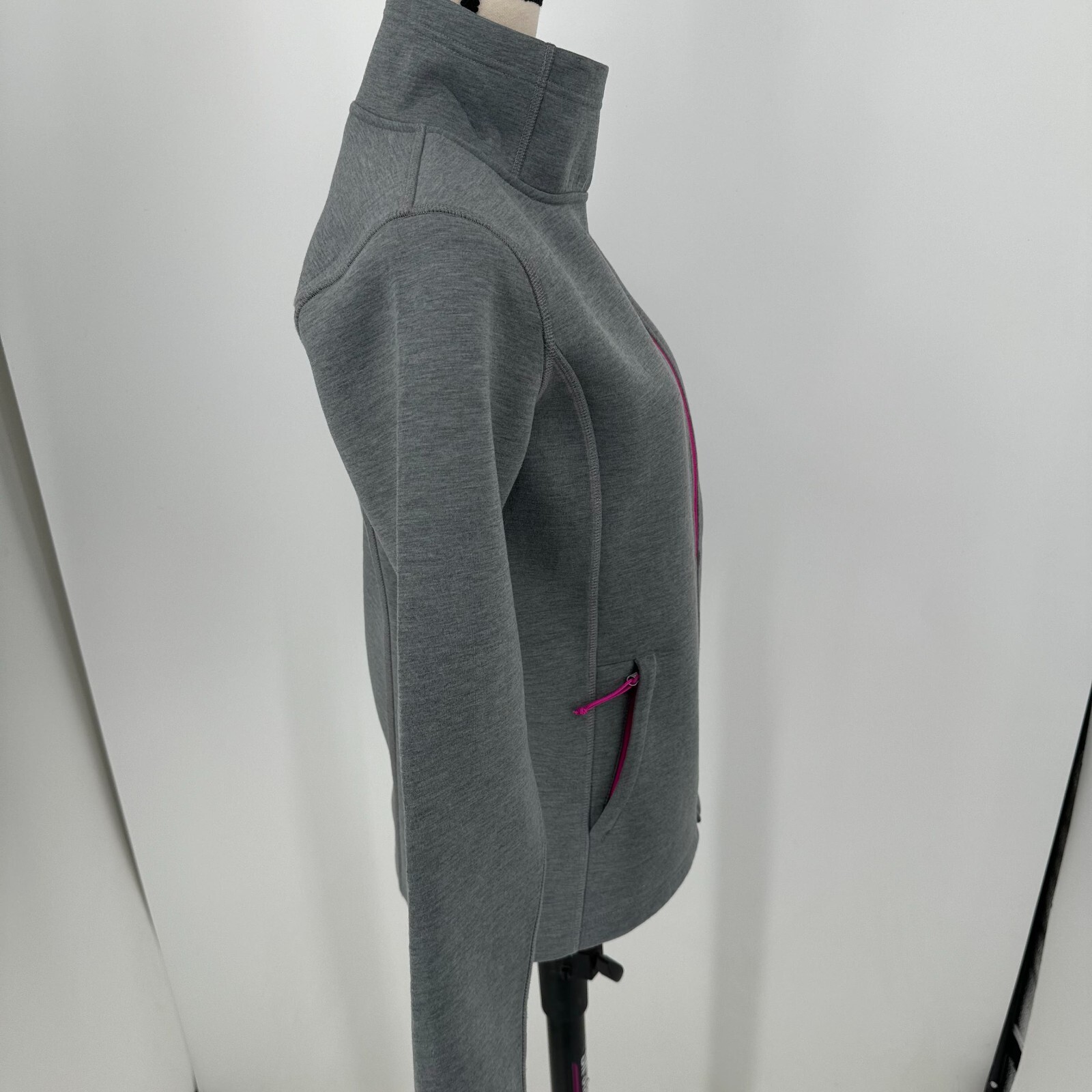 Foto 10 di 24