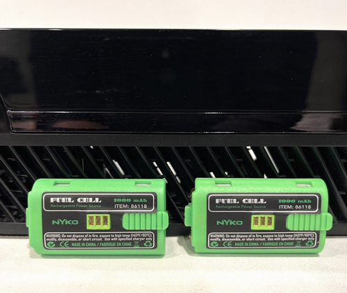 NYKO CHARGE BASE MODULAR POWER STATION W/ 2 FUEL CELLS FOR MICROSOFT XBOX ONE - Picture 4 of 11