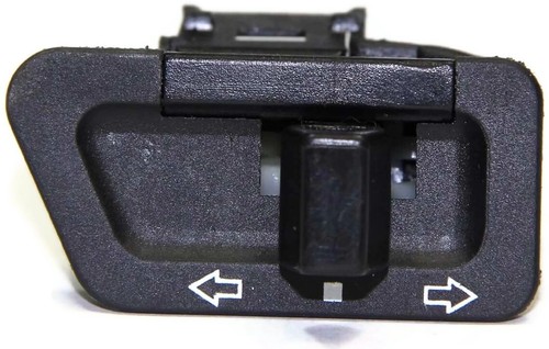 Switch - 3-pin, Turn Signal Switch for 49cc to 150cc Chinese Scooters - Foto 1 di 2