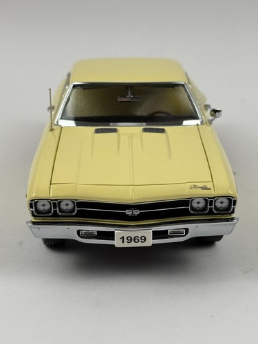 Danbury Mint 1969 Chevy Chevelle SS 396 1:24 Diecast Model Car Limited Edition - Picture 4 of 12