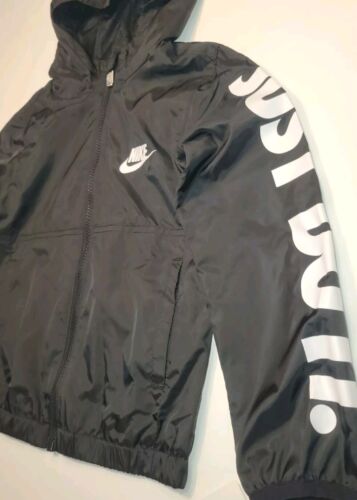 Nike Sportswear Full Zip Hooded Jacket Windrunner Boys Size 4 Black FREE SHP $48 - Picture 2 of 8