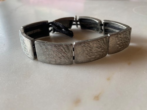 ANNE MARIE CHAGNON Modernist Hammered Pewter Link Bracelet - Canadian Designer - Picture 4 of 11