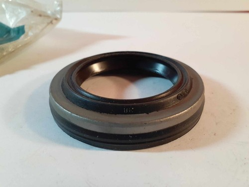 NOS GM 1971-1976 Chevrolet Oldsmobile Buick Impala rear axle shaft seal 1236163 - Picture 14 of 14