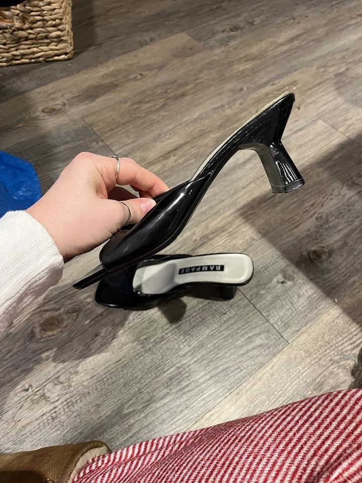 Zapatos de tacón Rampage Martini negros para mujer, talla 6 zapatos de imitación de cuero Foto 4 de 4