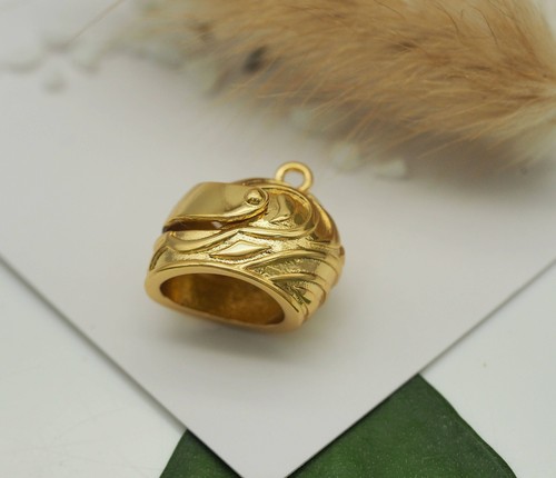Charm elmetto oro, Sku#Y674 - Foto 2 di 5