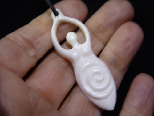 Colgante de hueso de búfalo de agua tallado a mano talismán de fertilidad Goddess Tree Spirit - Imagen 8 de 10