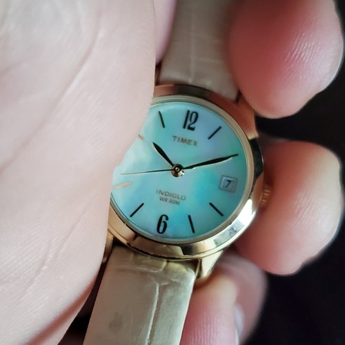 RARE TIMEX INDIGLO T21672 MOTHER OF PEARL WR 30M WOMEN'S WATCH NEW BATTERY - Picture 9 of 10