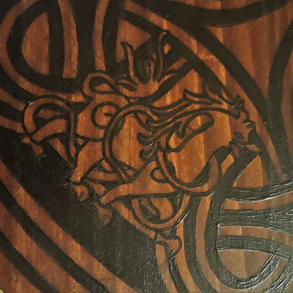 Mesa nudo vikingo - mitología nórdica - madera acabado caoba antiguo Foto 2 de 4