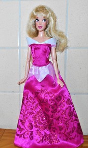 muñeca aurora disney store