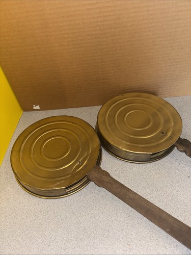 VINTAGE WALL PLAQUES Bed Warmer Pans with Handles Brass or Tin Made in England - Picture 5 of 7