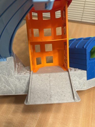 Fisher Price Little People Wheelies Airport Toy Playset HARD TO FIND! Vintage - Picture 19 of 23