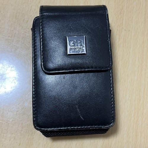 RICOH GR DIGITAL Ⅲ 3 digital camera W/ Case Charger Battery from JPN - Picture 11 of 13