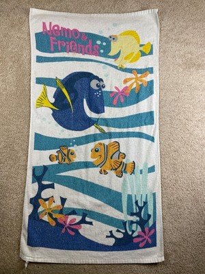 Vintage Disney Pixar Finding Nemo & Friends Graphic Beach Towel 47.5x25.5''