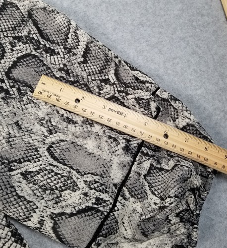 SUZANNE Betro Top Damen 1X schwarz weiß Schlangenleder lange Luftpolsterärmel V-Ausschnitt - Bild 16 von 20