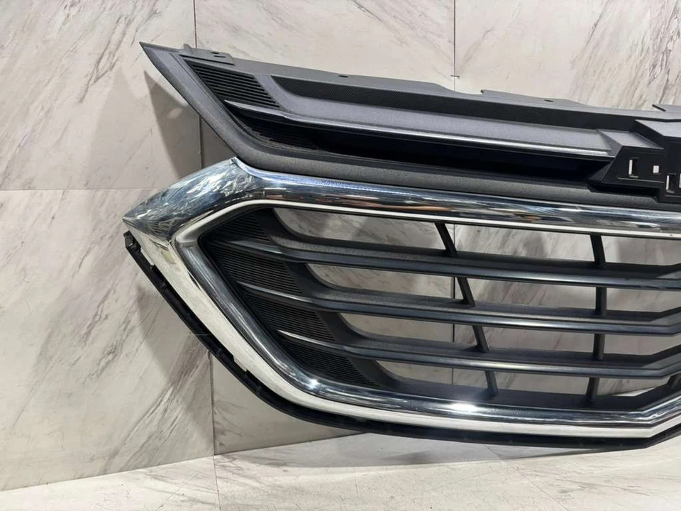 Chevrolet Equinox L LS LT 2018-2021 parrilla OEM parrilla central superior delantera 84150748 Foto 2 de 4
