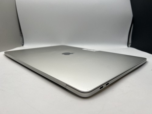 MacBook Pro 2019 15 Zoll Intel Core i9 2,4 Ghz 16GB 512GB silber - Bild 10 von 10