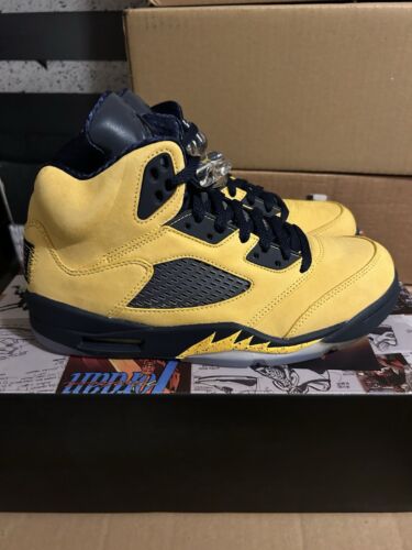 Jordan 5 Retro SP Michigan (2019) Size - 8.5 DS - Picture 4 of 5