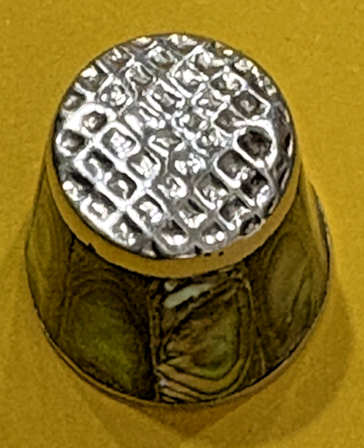 TWO MOTHER OF PEARL & PAUA /ABALONE DECORATIVE THIMBLES - PERFECT - Picture 9 of 9