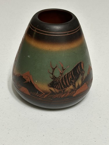 Native American Handmade Signed Elk 2007 Dine Little Ceramic Vase Pottery