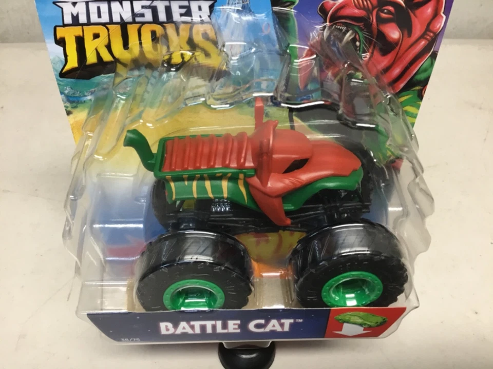 1:64 HOT WHEELS MONSTER TRUCKS MAESTROS DEL UNIVERSO BATTLE CAT 38/75 CON COCHE Foto 2 de 4