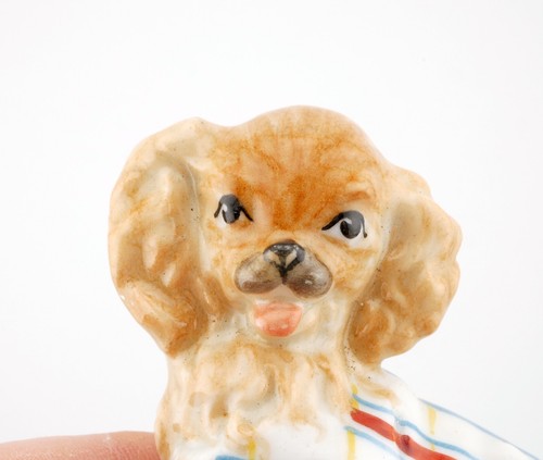 Very Cute Vintage Pekingese Ceramic Dog in Striped Coat - Picture 4 of 4