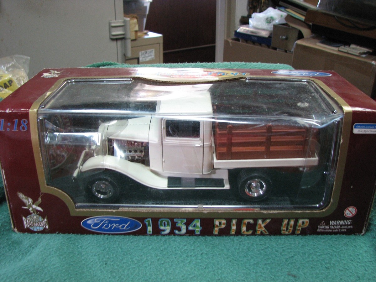 ★ 34 FORD PICKUP ★ 34 フォード トラック ★ 1/18 1934 FORD Pick Up Truck 1:18 Scale Die Cast Truck UNOPENED