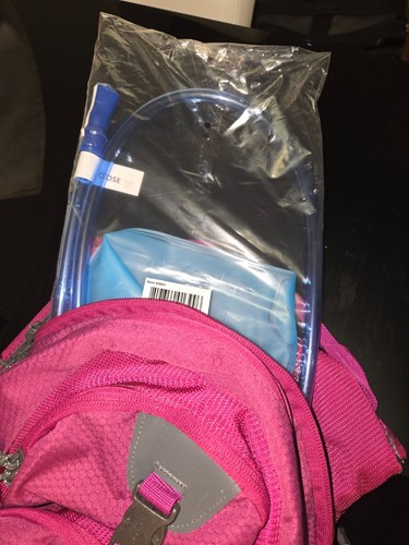 TETON Sports Oasis Hydration 18L Backpack w/ 2L Bladder & Raincover - Picture 3 of 5