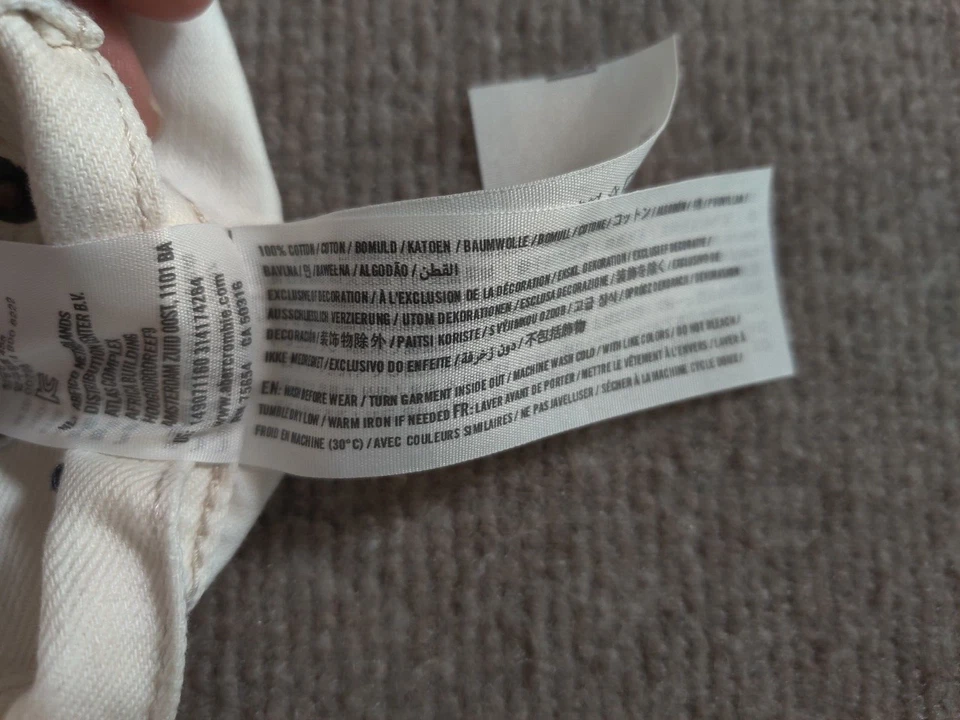 Abercrombie & Fitch High Rise Mom Shorts 27/4 Raw Hem Floral White Button Fly - Image 3 of 4