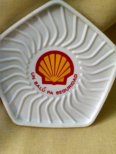 SHELL OIL COASTER SET 4 WHITE PLASTIC LOGO UN SALU PA SEGURIDAD HIT LINE GAS. - Picture 4 of 6