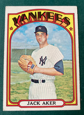 1972 JACK AKER BASEBALL CARD TOPPS HI #769 NEW YORK YANKEES EX