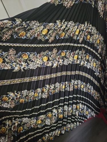 WHBM Maxikleid mit Blumenmuster Plissee. Größe 16 - Bild 5 von 12