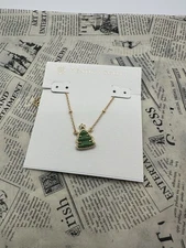 KENDRA SCOTT Holiday Tree Gold Short Pendant Necklace in Green Quartzite
