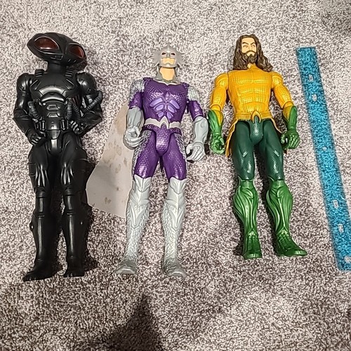 Juego de 3 figuras de acción Aquaman - Aquaman y Manta negra - 12 pulgadas - Imagen 2 de 4