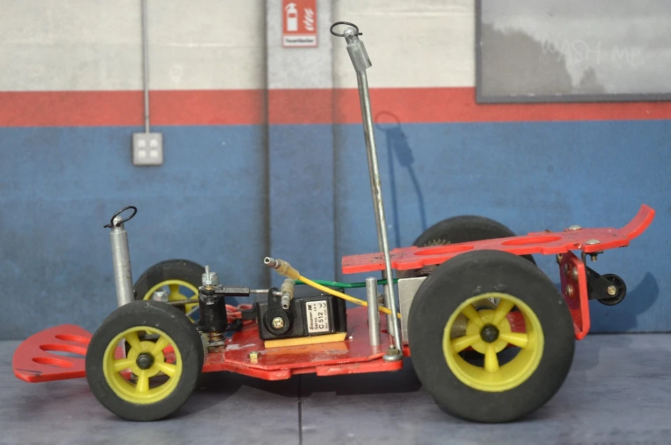 KYOSHO MR. WHEELIE STUNT CAR CHASSIS VINTAGE - Bild 2 von 4