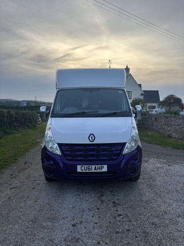 Renault Master 3.5T Horsebox Side Ramp Twin Stall - Picture 2 of 15