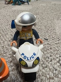 Lego Duplo 10513 Neverland Hideout Complete Jake Pirates Police Dog Pig Farmer