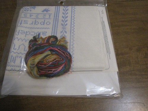 COLUMBIA MINERVA CROSS STITCH ABC SAMPLER KIT - Picture 2 of 2