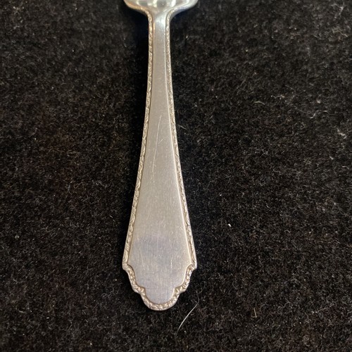 Lunt Sterling Silver William and Mary Baby Fork 4" 1921 16.1g - Picture 2 of 8