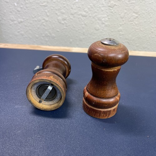 Juego vintage de salero/molino de pimienta de madera Verity Southall de 4,5 - Imagen 2 de 6